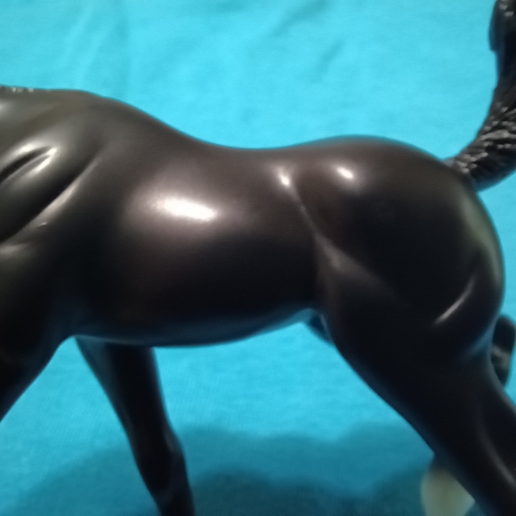 Breyer Wild and Free Foal - Picture 4 of 15